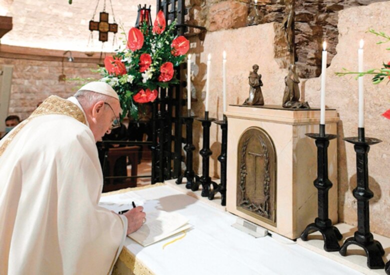 Papa firma en Asís su nueva encíclica sobre la fraternidad