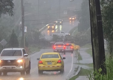 Fuertes lluvias en Chiriquí provocan deslizamiento de tierra e inundaciones en Boquete