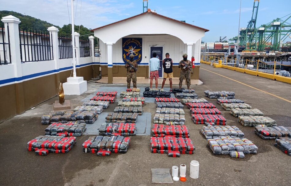 Dos capturados y 937 paquetes de drogas decomisados en operativo en Panamá Oeste