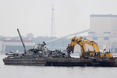 Los dueños del buque que chocó en Baltimore aceptan pagar unos $102 millones por los daños