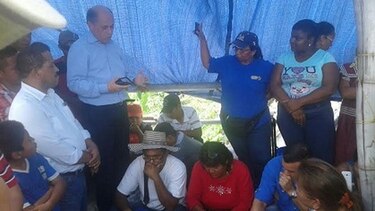 Precaristas reabren puente sobre el río Changuinola