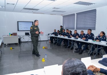 Especialistas colombianos dictan curso de policía judicial a agentes panameños