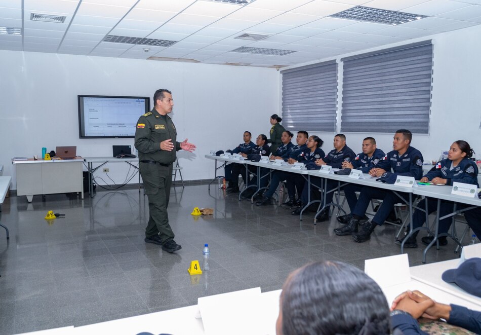 Especialistas colombianos dictan curso de policía judicial a agentes panameños