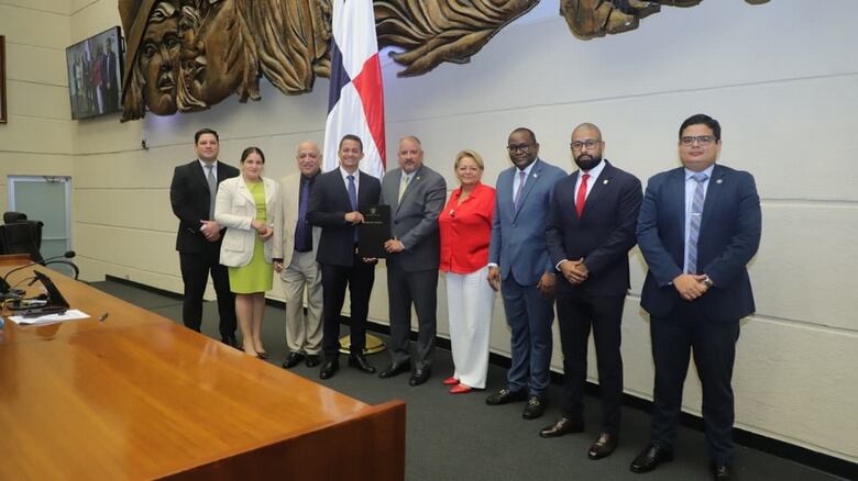 Conductores sin accidentes recibirán 25% de descuento en seguros de autos en Panamá