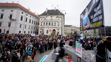 Austria confinará a personas no vacunadas a partir del lunes
