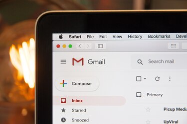 Gmail ya crea resúmenes automáticos para los hilos de correos más largos de la mano de Gemini