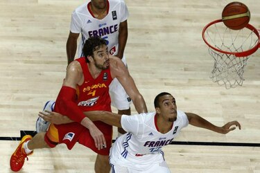 Francia da la sorpresa en el Mundial de básquet al eliminar a  España (65-52)