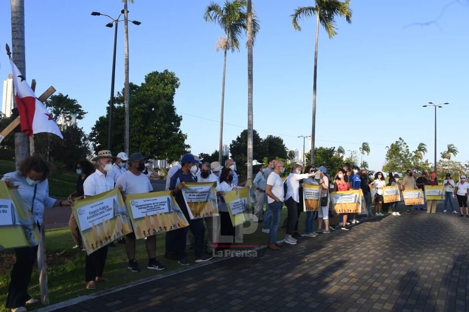 Ciudadanos protestan en rechazo a la construcción de un nuevo Mercado de Marisco