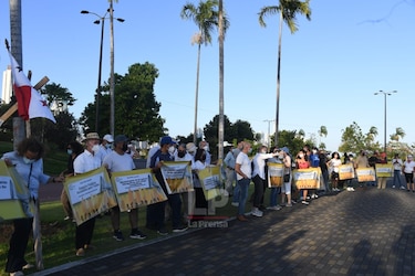 Ciudadanos protestan en rechazo a la construcción de un nuevo Mercado de Marisco