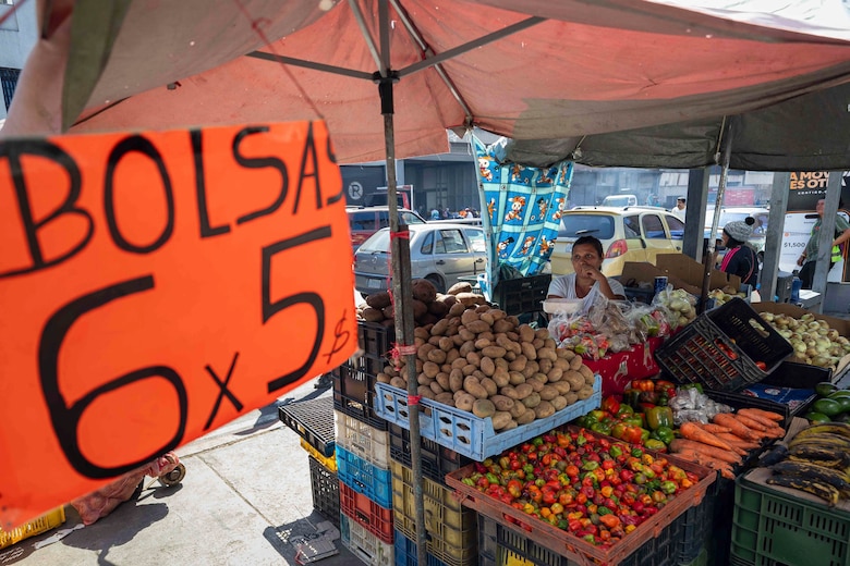 Los venezolanos, más preocupados por la economía que por el despliegue de Estados Unidos