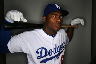 Amenazas de traficantes de personas persiguen a Puig desde Cuba