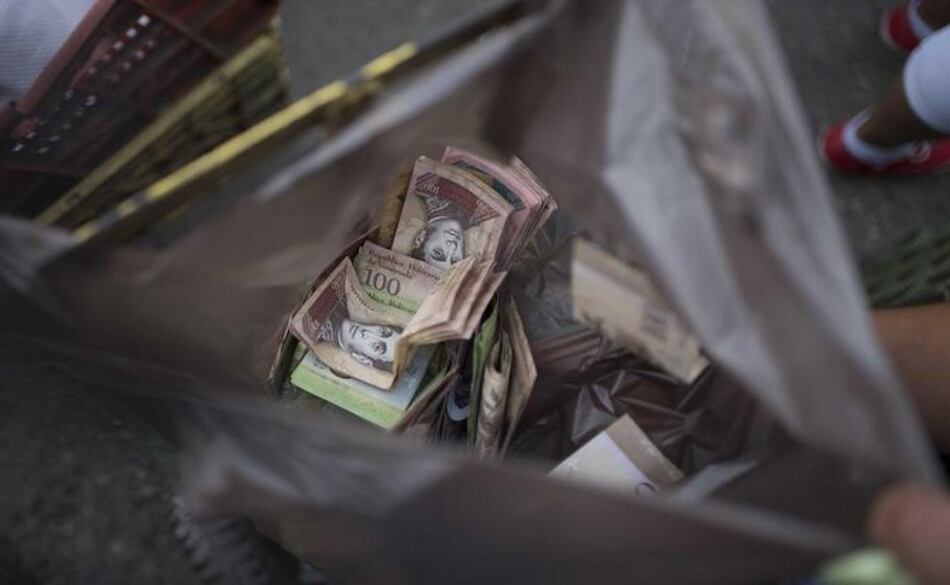 Maduro cierra frontera con Colombia por 72 horas ante contrabando de dinero