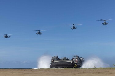 Marines de Estados Unidos practican maniobras de desembarco entre creciente presión sobre Venezuela