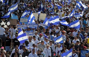 Daniel Ortega ante el desafío de abrir espacios democráticos para aplacar protestas