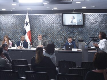 Dos procesos de selección de funcionarios, con intenciones distintas