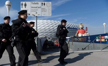 Marc Bartra se siente 'mucho mejor' tras la operación en la muñeca
