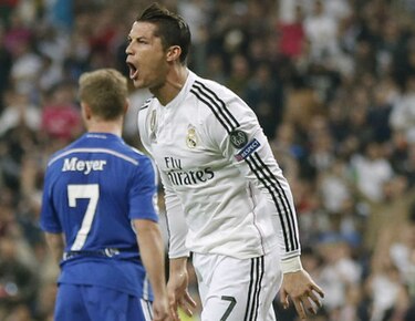 Real Madrid sufre, pierde; pero avanza a cuartos de final