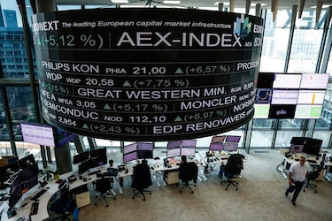 Las bolsas europeas suben más del 2% tras eximir Estados Unidos de tasas a algunos productos electrónicos de China