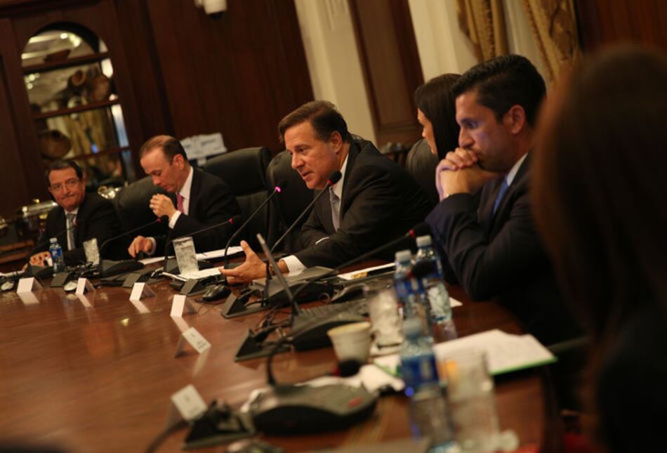 Varela y la Candsif analizan retos de la plataforma financiera y de servicios internacionales