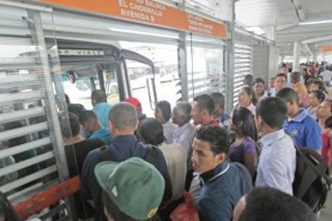 Zonas pagas no resuelven problemas de los usuarios