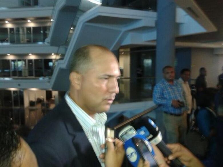 Elías Castillo dice que la transferencia de TCT fue una donación política; los demás guardan silencio