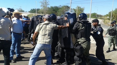 Arroceros protestan para exigir un alto a importaciones del grano