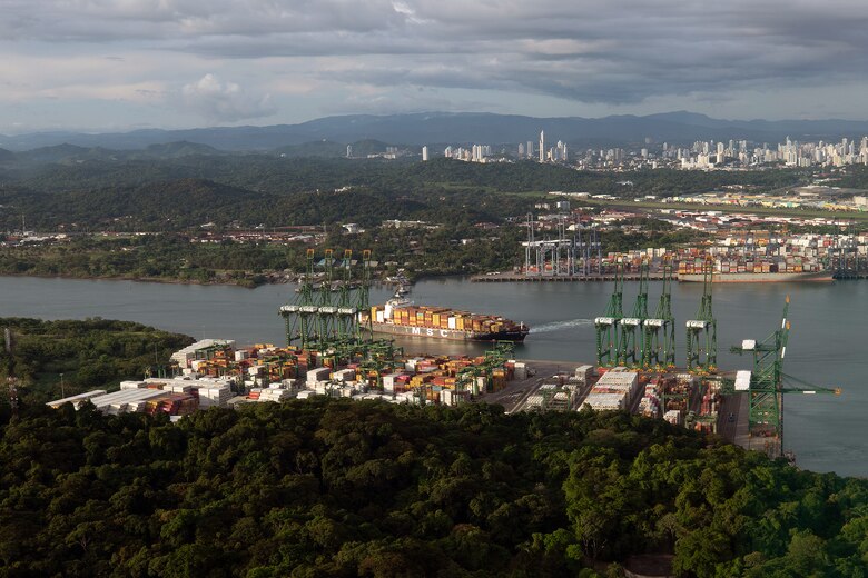 ‘Urge atraer más inversiones para ampliar capacidad portuaria’, advierte René Gómez, presidente de la Cámara Marítima de Panamá