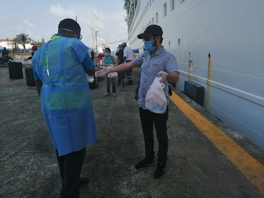 Crucero realiza viaje humanitario para repatriar a marinos panameños
