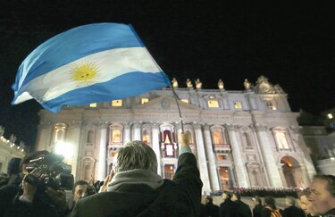 Argentina pide al Fondo Monetario Internacional revisar tasa de interés