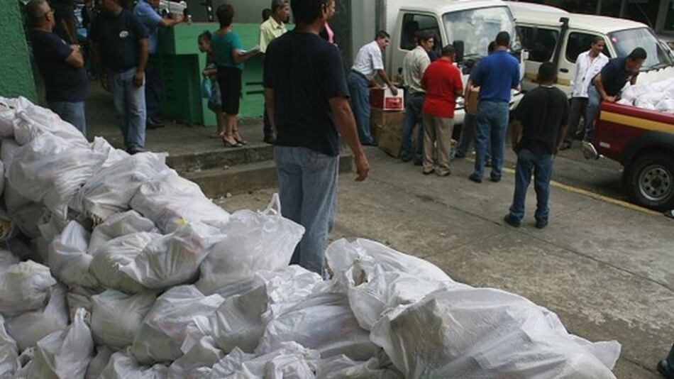 Informe de Contraloría vincula a 12 exfuncionarios en caso de bolsas de comida