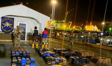 Colombiano y nicaragüense caen con cargamento de droga en aguas panameñas