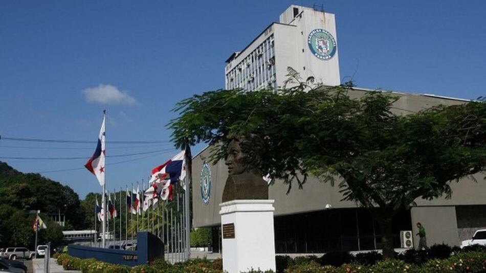 Diputada Zulay Rodríguez tiene en su poder cinco denuncias contra Ayú Prado