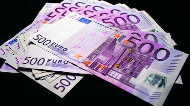 Exigen a bancos devolver intereses