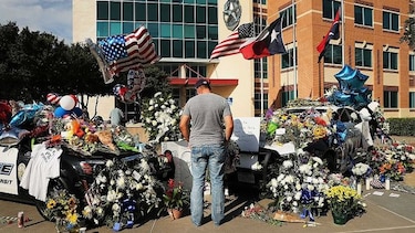 Estados Unidos conmocionado por matanza de policías tras semana de furia racial