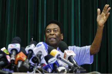 Pelé vuelve a ser internado en hospital de Sao Paulo