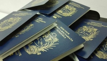 Detienen a venezolanas por expedir cédulas y pasaportes irregulares