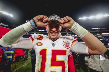 Patrick Mahomes, el heredero presiona a Tom Brady
