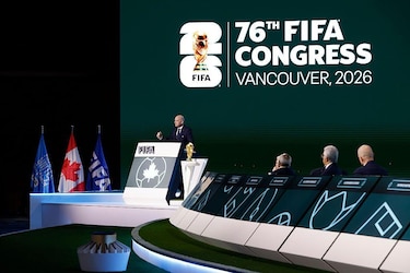 Cómo gana la FIFA miles de millones de dólares con cada Mundial