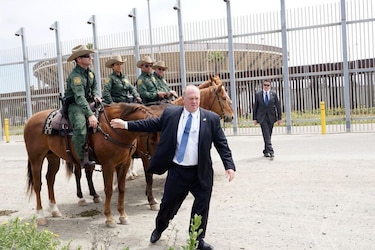 Quién es Tom Homan, el ‘zar de la frontera’ que Trump envió a Mineápolis tras la muerte de Alex Pretti
