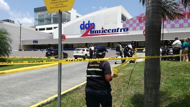Un muerto y un herido en la plaza comercial Centennial