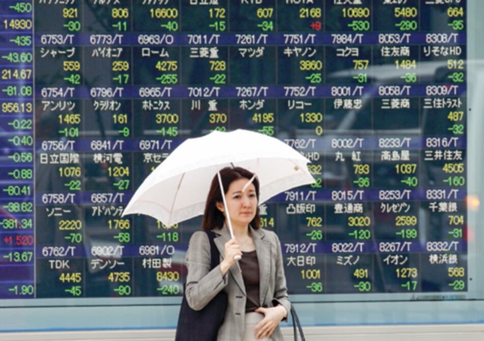 Japón aplaza meta para disminuir brecha de género en puestos claves