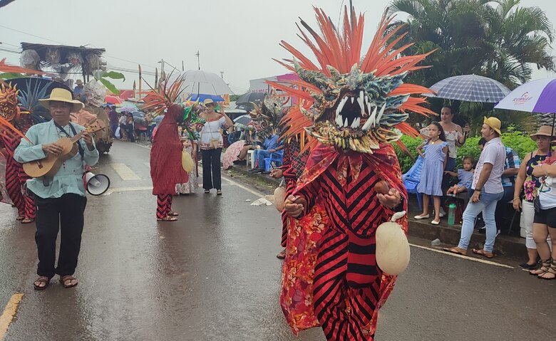 Así se celebró el desfile de carretas en Guararé, por el festival de la Mejorana