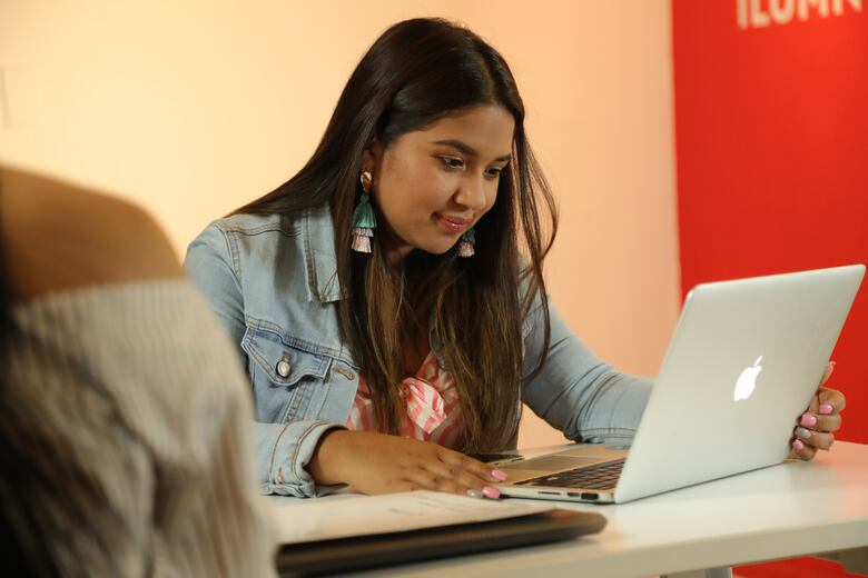 Universidad del Istmo, la U que siempre se mantuvo activa