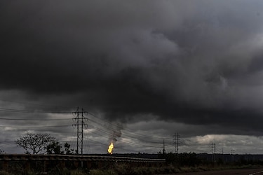 Acuerdo petrolero con Estados Unidos serviría a Venezuela ante sanciones a Rusia, dice experto