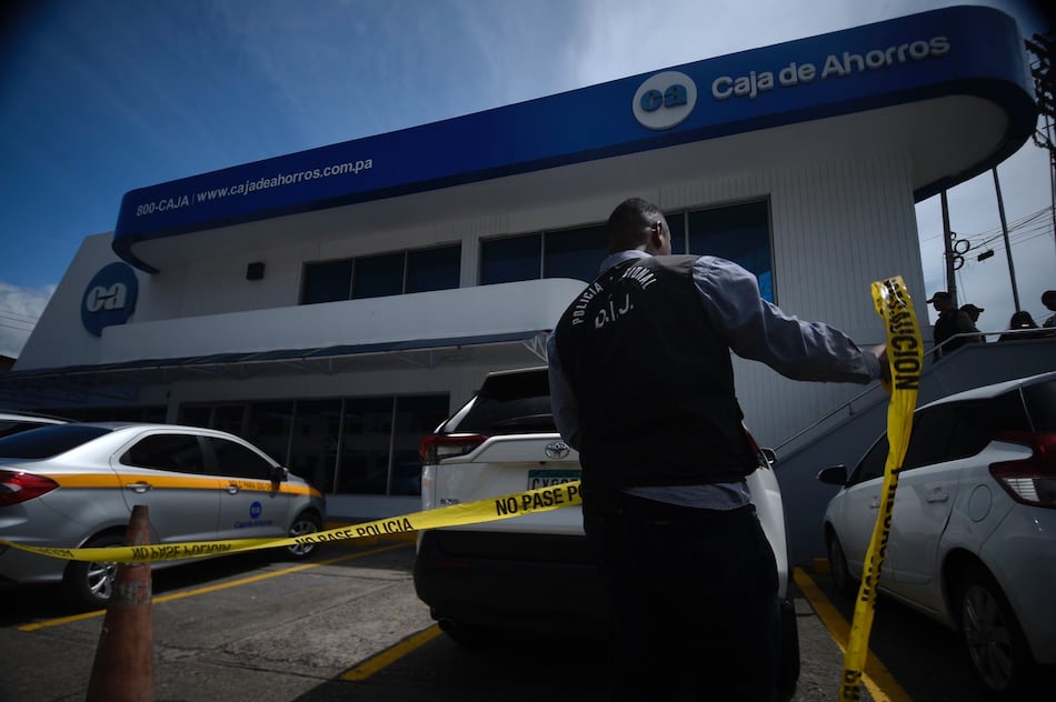 Otro asalto a la Caja de Ahorros, en menos de dos semanas; la Policía ahora custodiará todas las sucursales del banco
