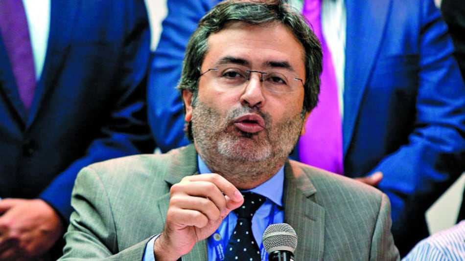 Critican a Almagro por cese de Jiménez