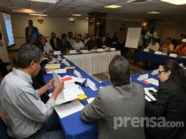 Suspenden sesión de trabajo en la mesa del diálogo