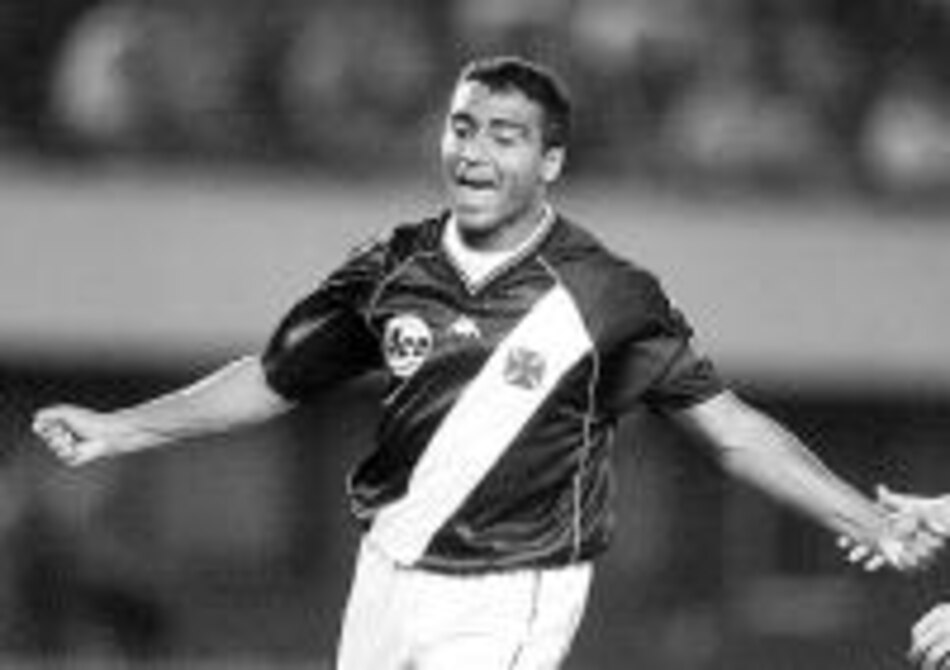 Romario golea e insiste en que es el mejor