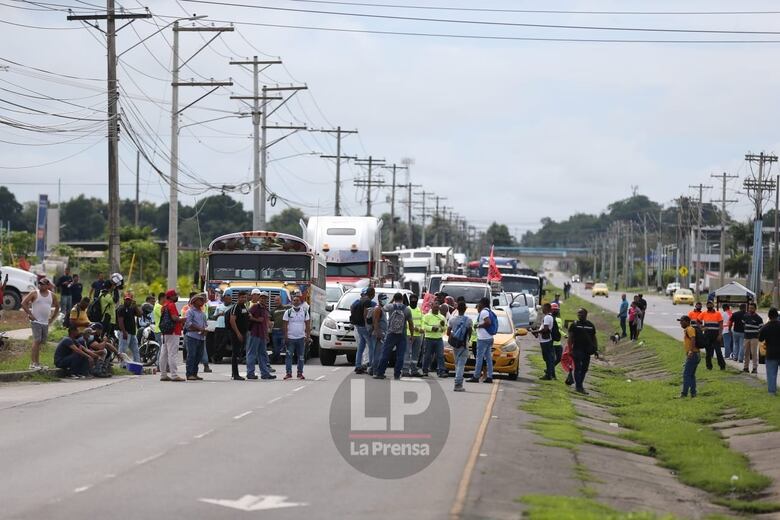 Suntracs protesta en varios puntos del país; dirigencia obrera reporta un 96% de paralización de la industria