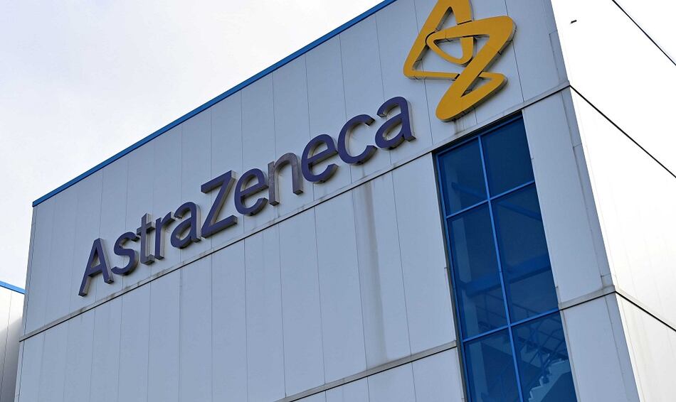 AstraZeneca: Vacuna contra covid-19 es aún posible este año pese a interrupción de ensayos